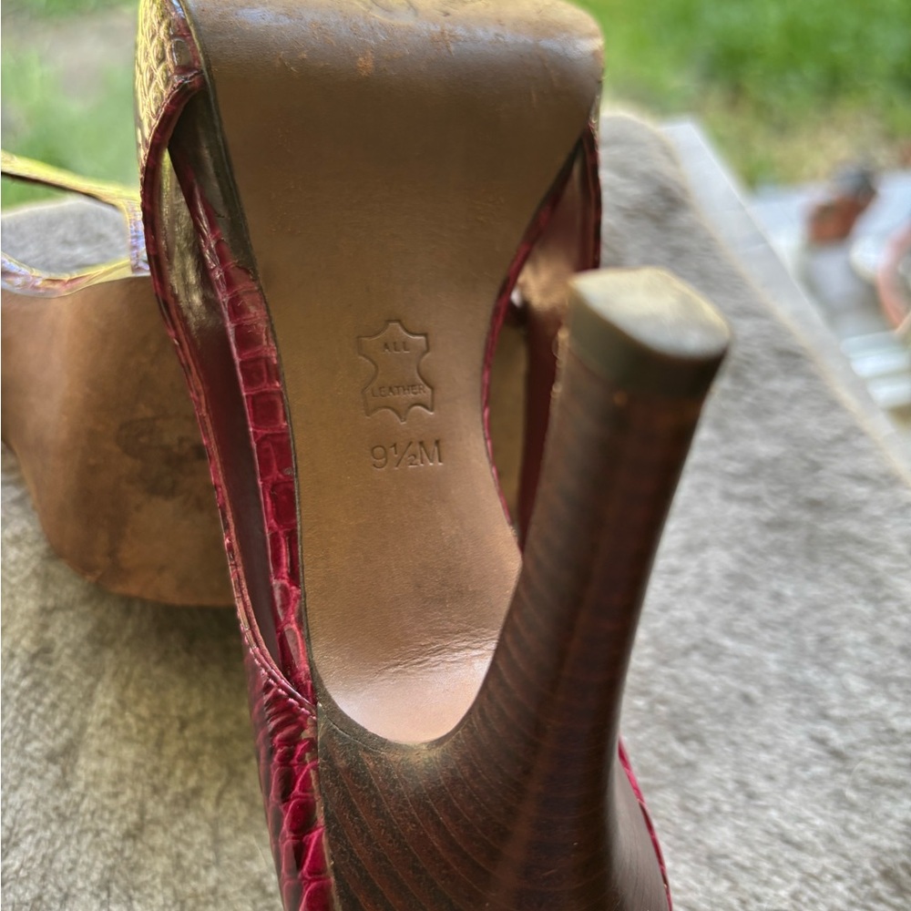 j. Vincent All Leather pink/ black Peep-Toe Heels - Picture 7 of 10